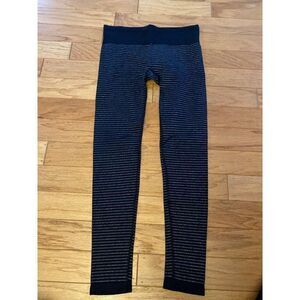 Athleta womens Black Silver Metallic Shimmer Striped pull on mid-rise pants sz M